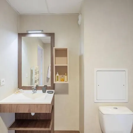 Quality Lyon L'isle-d Abeau Hotel apartamentowy