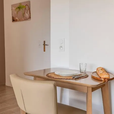 Quality Lyon L'isle-d Abeau Hotel apartamentowy